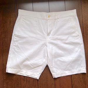 7 for all mankind • Go-To Chino Shorts • white • Size 32